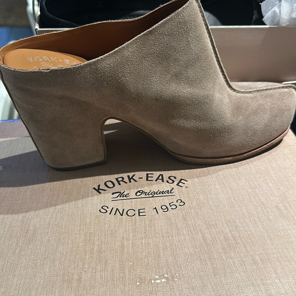 Kork-Ease Tan Suede Mules